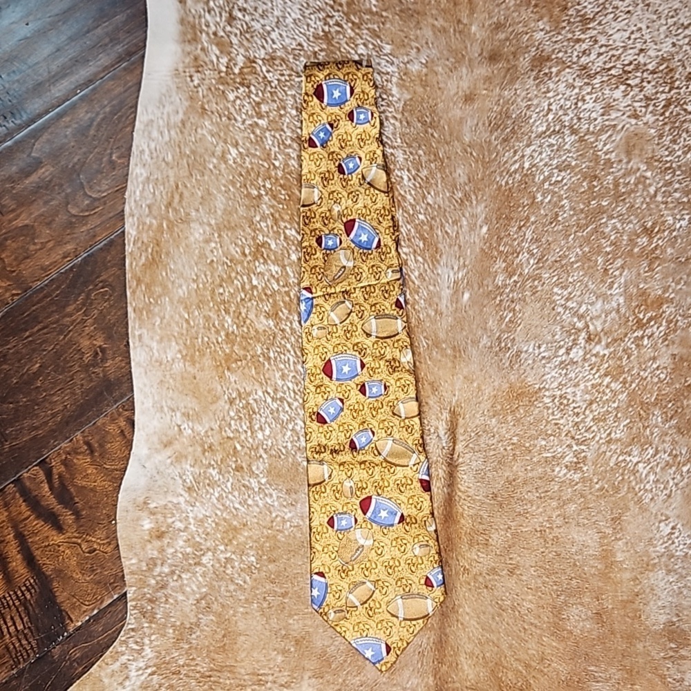 TANGO by Max Raab Men's Silk Football Neck Tie